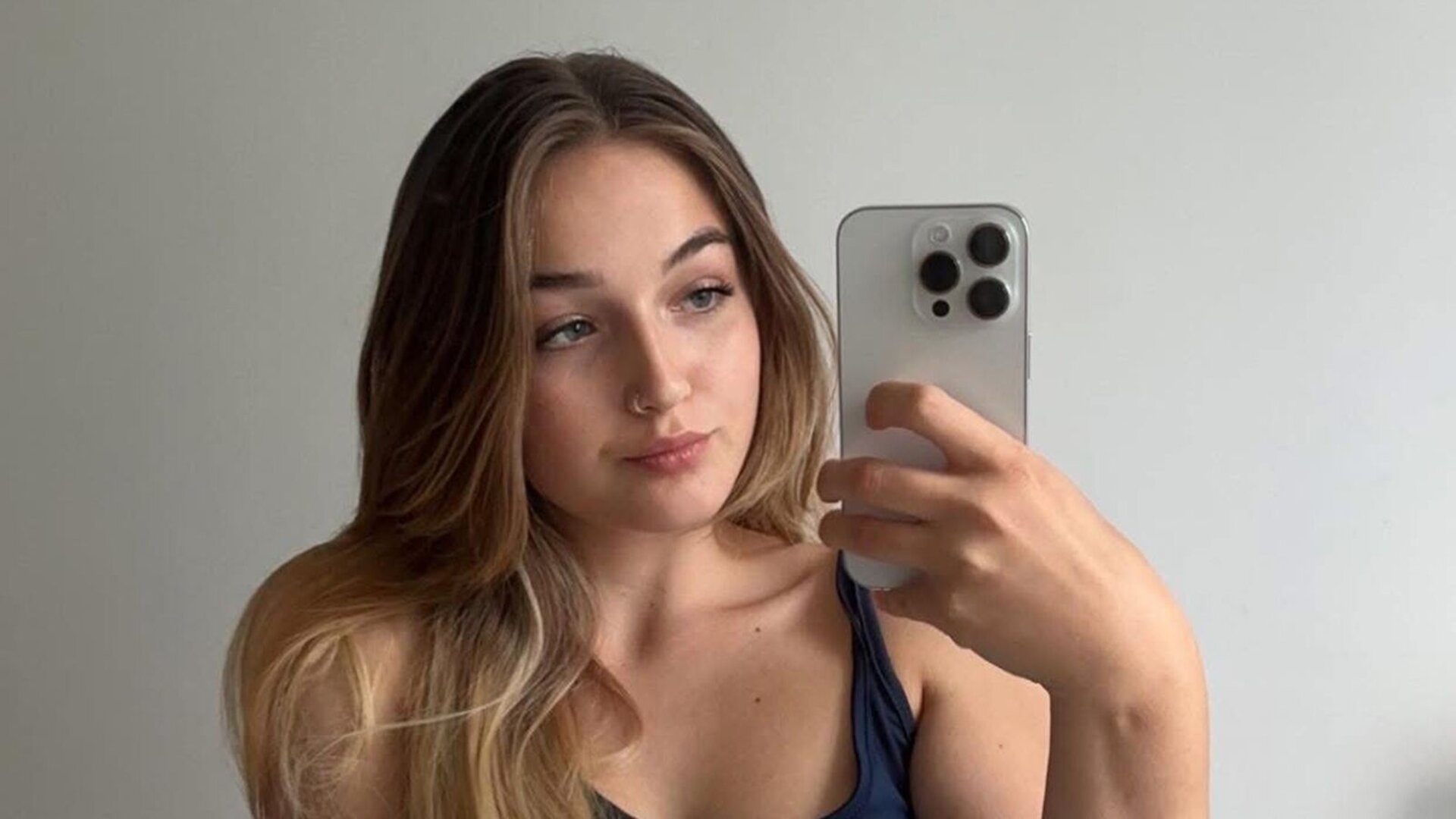 Free Naked AnneWilsonn