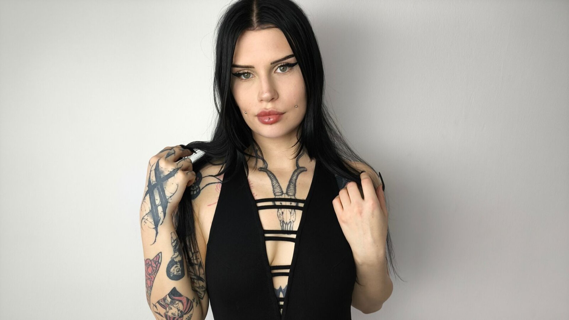 Free Naked CleaRaven