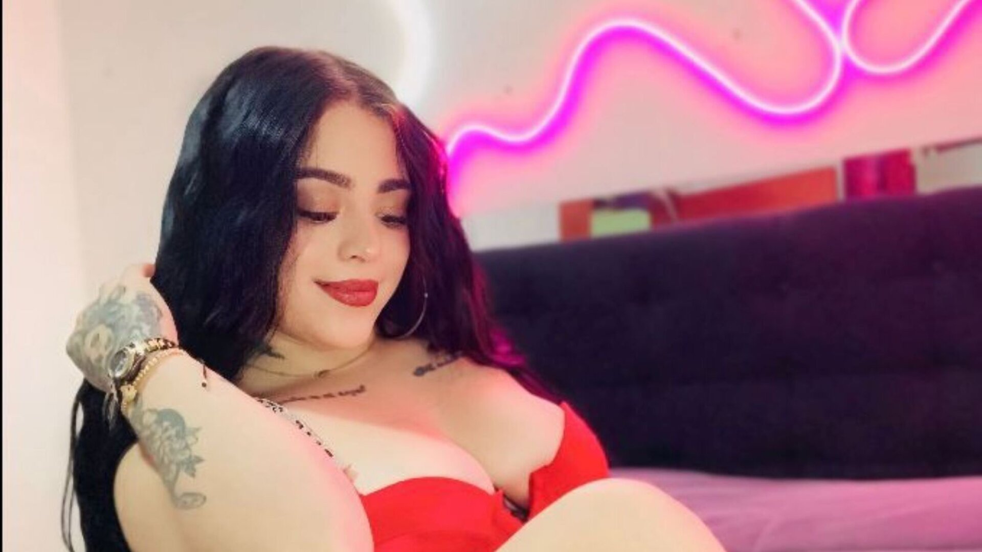 Free Naked MadissonLaurent