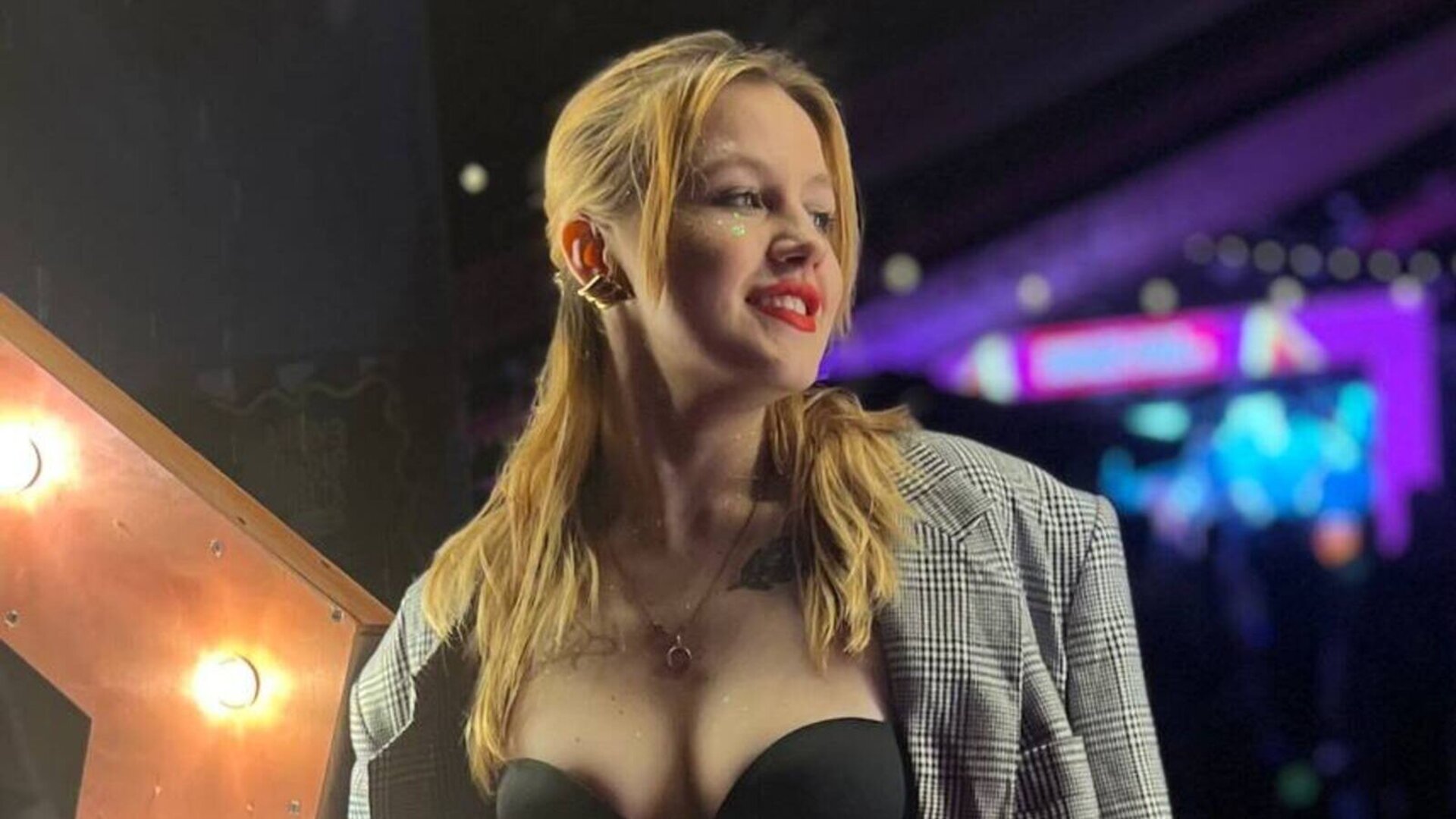 Free Naked NicoleAdaams