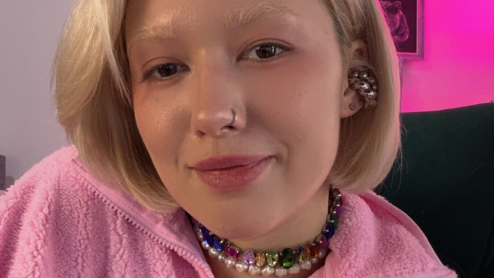 Free Naked PeonaBlack