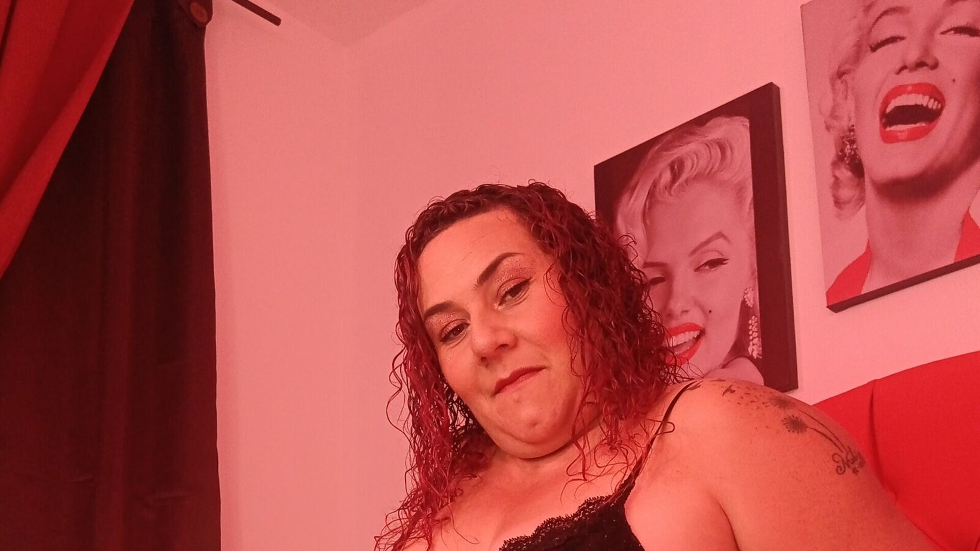 Free Naked SamileRed