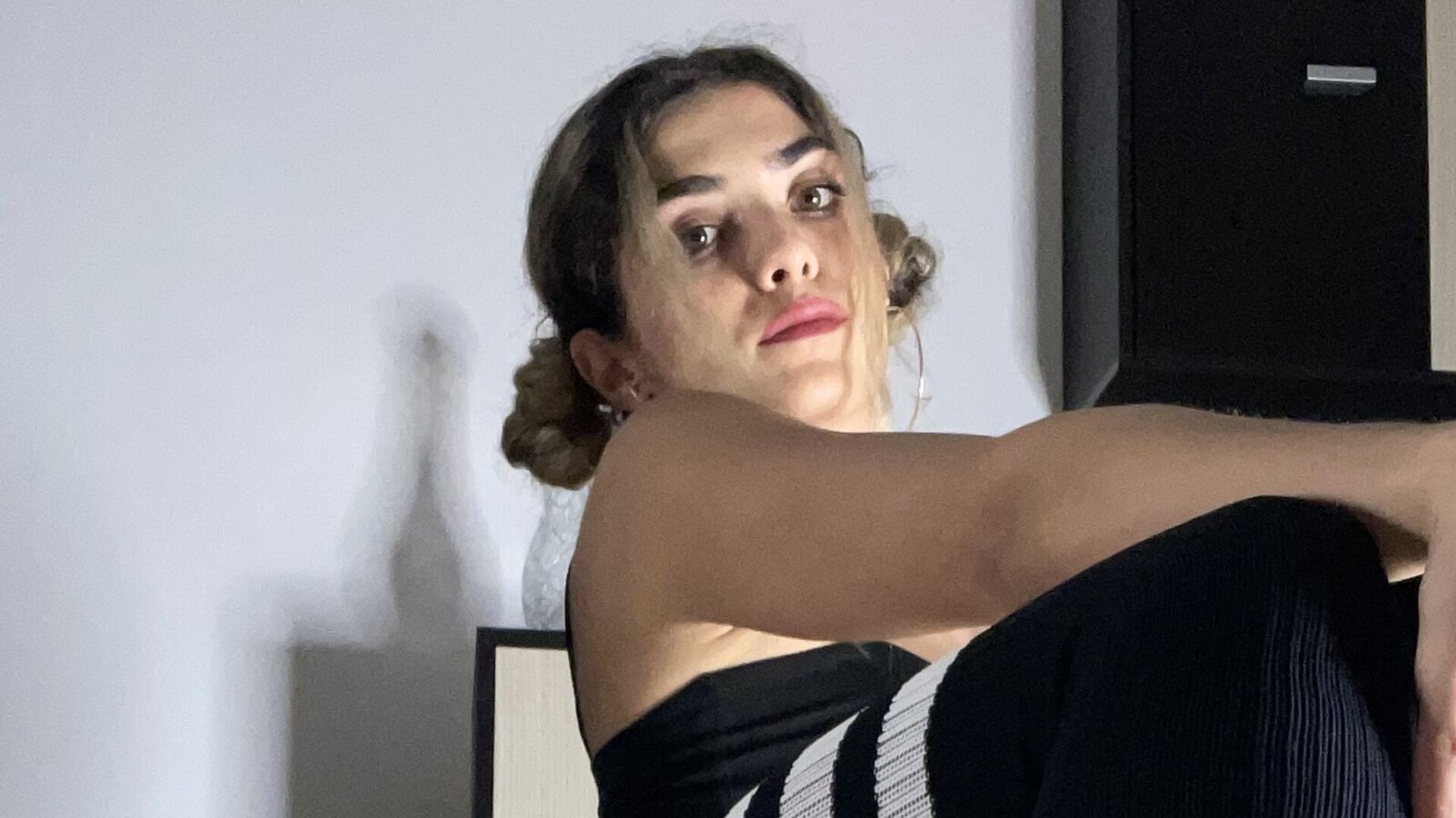 Free Naked TanaMonroe