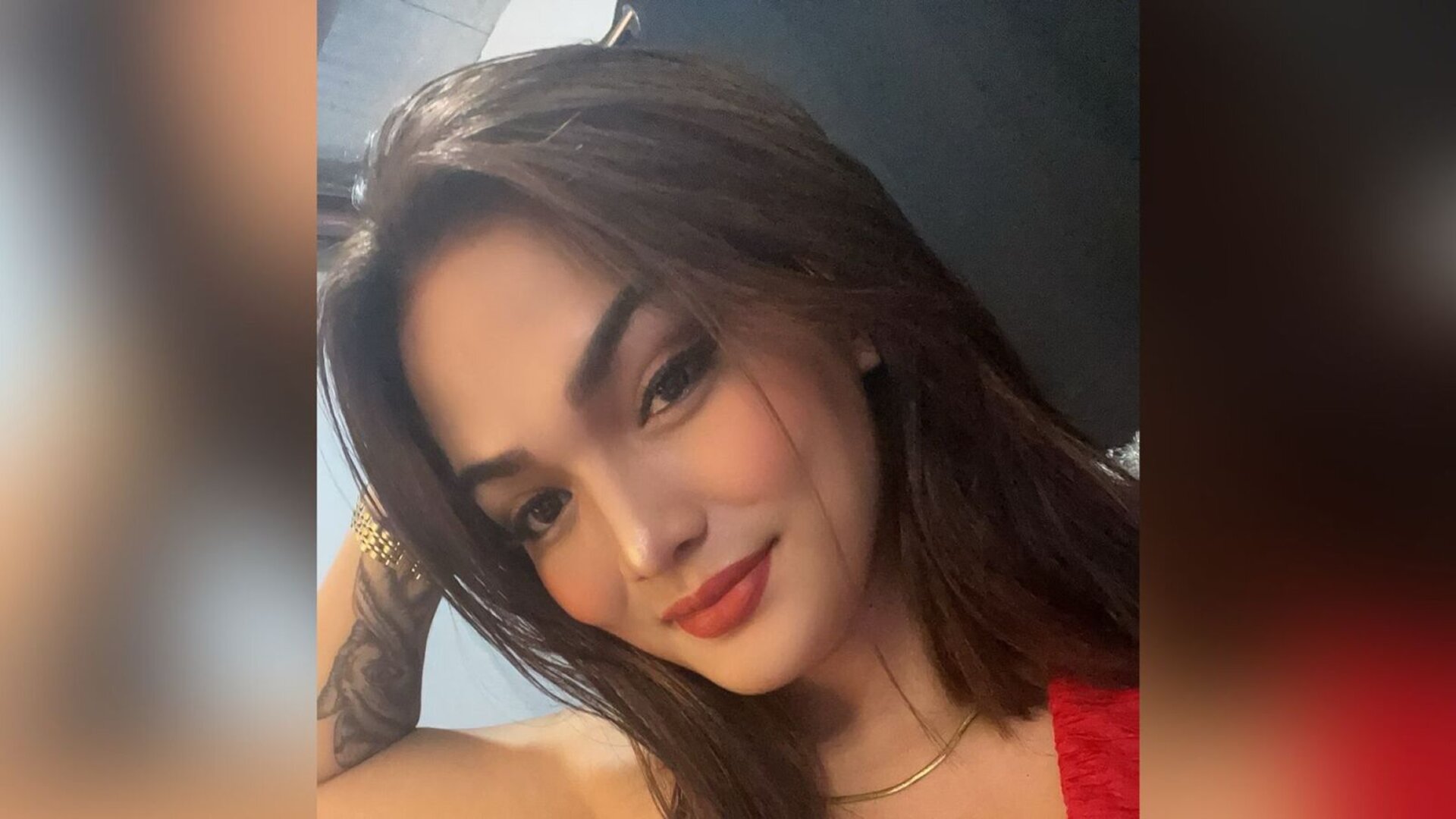 Free Naked VienVallet